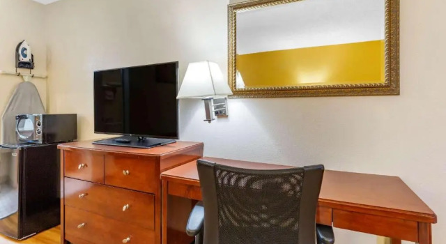 Четырёхместный номер Standard Americas Best Value Inn Laurel