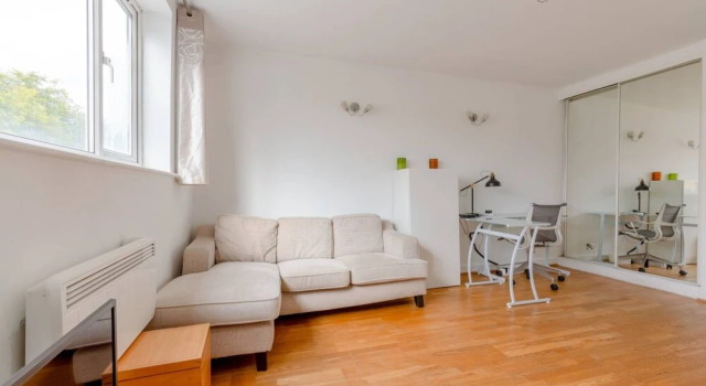 Bright 1 Bedroom Apartment in Between Fulham and Chelsea, Varaa Huoneisto Asunnot kohteessa Merseyside, Huoneisto