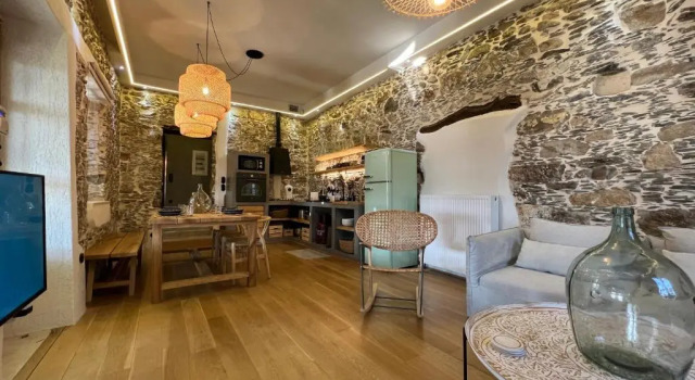 Апартаменты The Stone House
