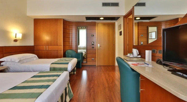 Трёхместный номер Hotel Mirage Sure Hotel Collection by Best Western