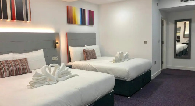 Четырёхместный номер Standard Ilford Hotel Goodmayes