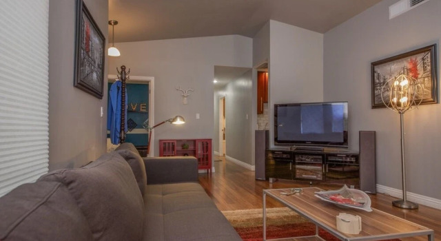 Immaculate 4bed 7min to Vegas Strip, Boek Hotel Hotels in Missouri met zwembad, Zwembad