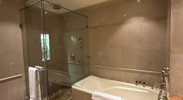Люкс Pearl Continental Hotel Malam Jabba