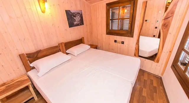 Heraklis Hotel, Prenota Hotel Prefettura di Berat Berat County