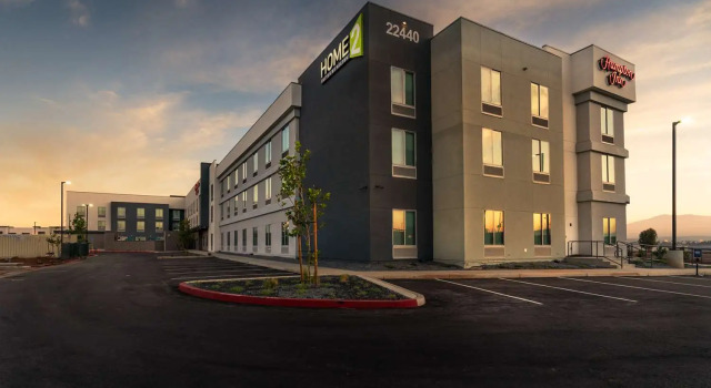 Hampton Inn Riverside March Air Force Base, Ca, Buchen Sie Hotel March Air Reserve Base USA