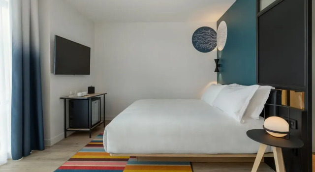 Двухместный номер Standard Aloft by Marriott Dijon