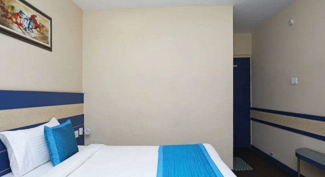 OYO 10284 Hotel Transit