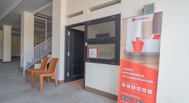 RedDoorz Plus @ Kesambi Street Cirebon, Boek Hotel 3-sterren hotels in North Cirebon, in de buurt van Kanoman Palace, 3*
