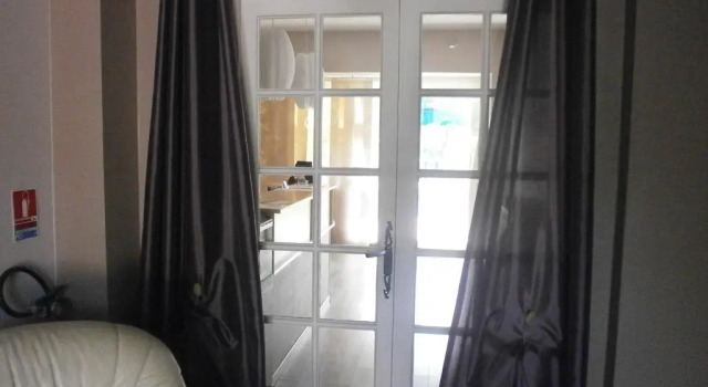 Hotel Le Golfe Bleu, Забронировать Отель Отели в центре Кавалер-сюр-Мер с завтраком, отели в центре Кавалер-сюр-Мер с завтраком