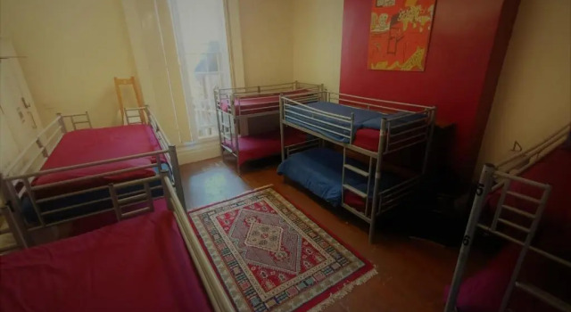 Кровать в общем номере (мужской номер) Embassie Backpackers