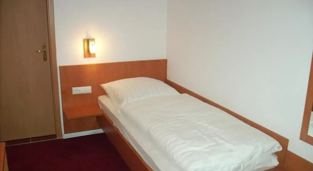 Hotel Bonn Voyage