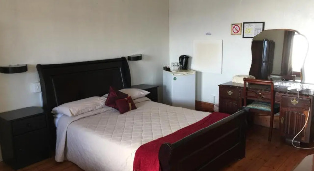 Двухместный номер Standard с балконом и с видом на море Central Hotel Guest House