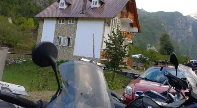 Bujtina Tinari, Book Bed and Breakfast Hotels in Theth with Breakfast, Breakfasts
