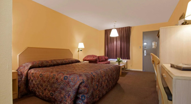 Cabarrus Inn, Забронировать Отель Конкорд Северная Каролина
