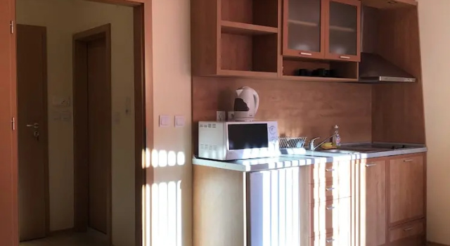 Семейная студия с красивым видом из окна Central Plaza Apartment