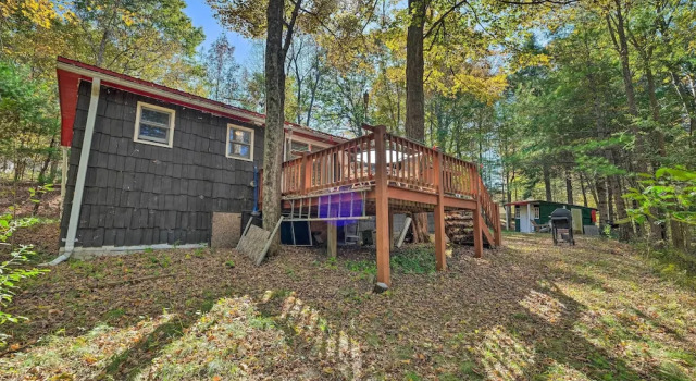 Catskill Mtn Home w/ Deck ~ 1 Miles to Zoom Flume!, Rezervați Casă de vacanță Cabane în Durham, Casetă