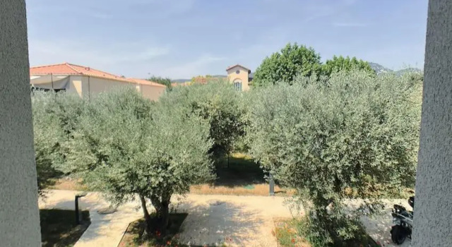 Appartement type industriel dans cadre provençal, Reservar Apartamento Sanary-sur-Mer Bandol Wine Route