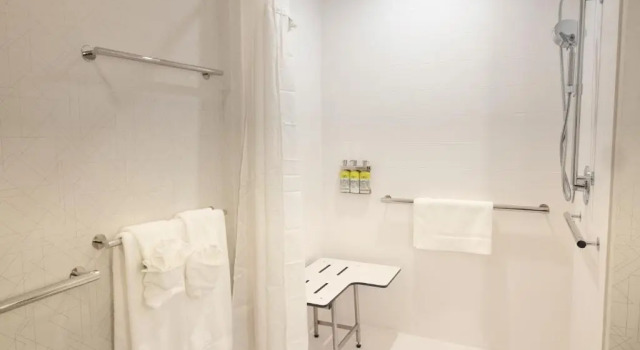 Номер Standard Holiday Inn Express & Suites - Harrisonburg University Area by IHG