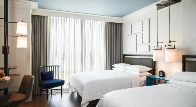 Четырёхместный номер Standard Renaissance Columbus Westerville-Polaris Hotel