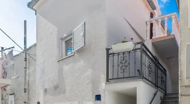 Apartment With one Bedroom in Baska Voda, With Wonderful City View, Te