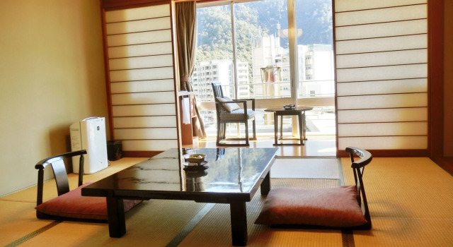 Juhachiro, Rezervovat Hotel Hotely v Minoh s parkováním, Parkování