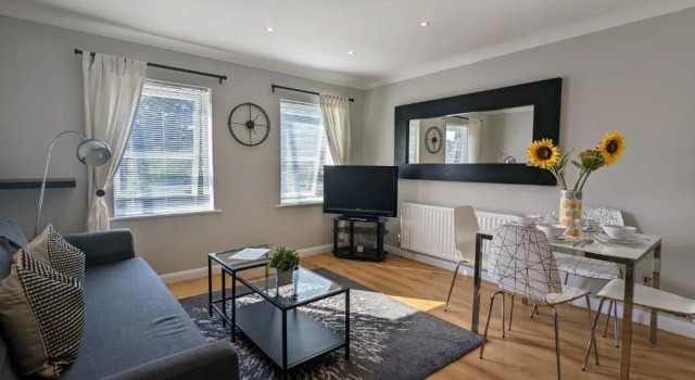 Saffron Court by Wycombe Apartments - Apt 08, Забронировать Апартаменты/квартира Апартаменты Хай-Уиком, рядом с Buckinghamshire New University, Апартаменты/квартира
