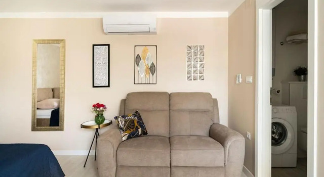 Suite by the beach for 2, Забронировать Отель Отели Цавтат с парковкой, рядом с Пляж Цавтат, Парковка