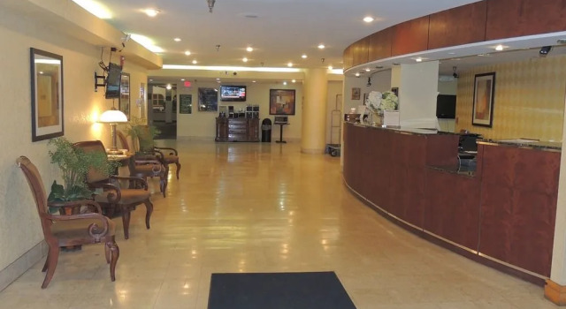 Ramada Plaza Dayton, Buchen Sie Hotel SPA-Hotels in Dayton, SPA