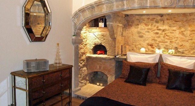 Loge des 3 Maries, Забронировать Отель Лион Rhône, рядом с Перраш