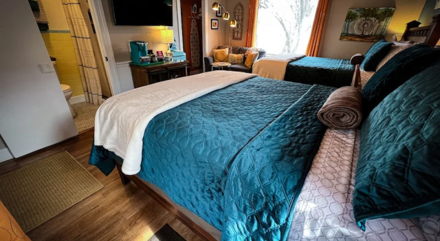 Четырёхместный коттедж Deluxe Sherwood Court Cottages & Guest Rooms