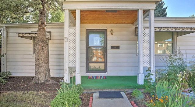 Englewood Retreat w/ Yard & Deck: Near Downtown!, Foglalás Szálloda Englewood Colorado