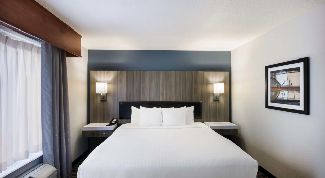 Четырёхместный люкс Best Western PLUS Mountain View Auburn Inn