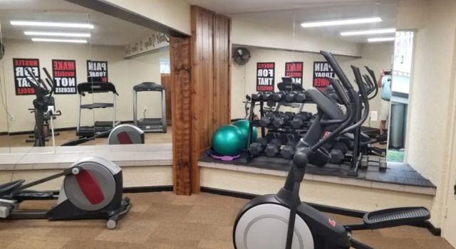 Апартаменты Large Modern-style Condo w Pool Gym Game Room