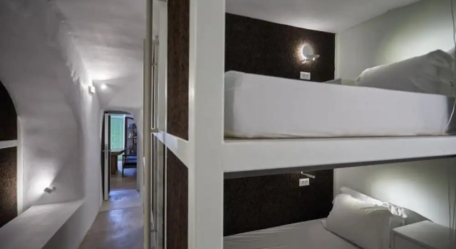 Hostel 16 Oia
