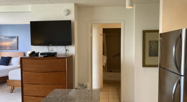 Deluxe Condo with Pool View, Free Parking & Wi-Fi