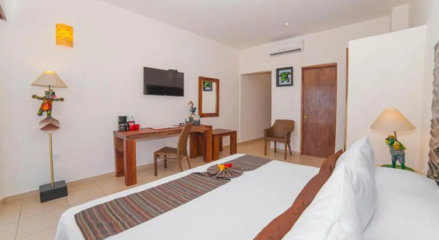 Номер Standard с балконом и с частичным видом на море Quinta Bella Huatulco