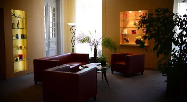 Logis Grand Hôtel Des Bains, Забронировать Отель Сален-ле-Бен Горный массив Юра