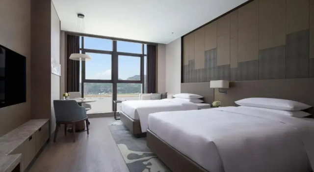 Четырёхместный номер Standard с видом на реку Wenzhou Marriott Hotel