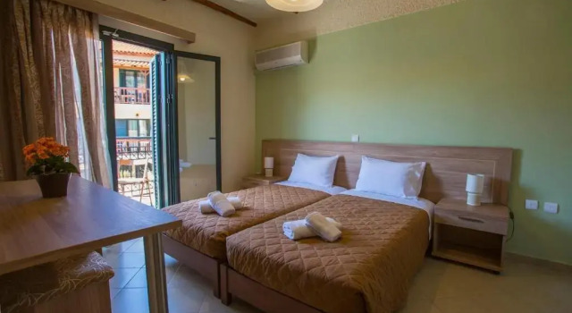 Апартаменты с балконом Amfilissos Hotel