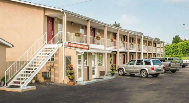 Econo Lodge Franklin - Springboro, Book Inn Springboro Ohio
