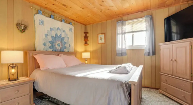 Near Hiking & Skiing: Home in Wilmington!, Buchen Sie Ferienhaus  