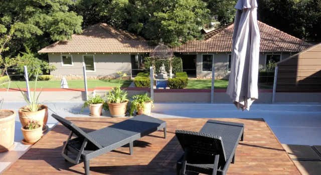 Полулюкс с балконом и с видом на сад 58 On Hume Guesthouse and Spa