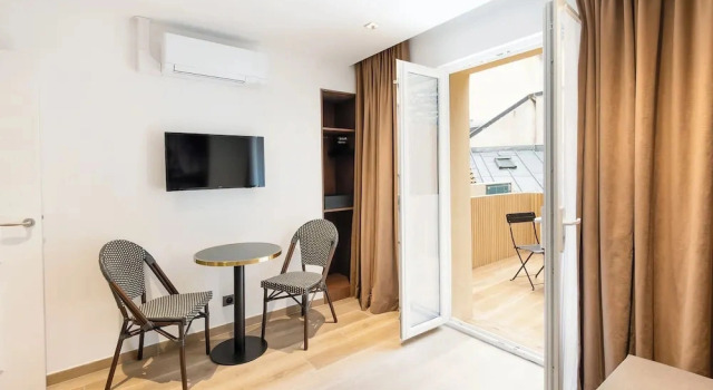 Двухместный люкс с видом на город Les Suites Tour Eiffel