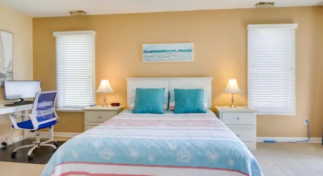 2 Mi to Ocean: Rehoboth Beach Condo w/ Pool Access, Забронировать Отель Отели Рехобот-Бич 4 звезды, рядом с Rehoboth Railroad Station, 4*