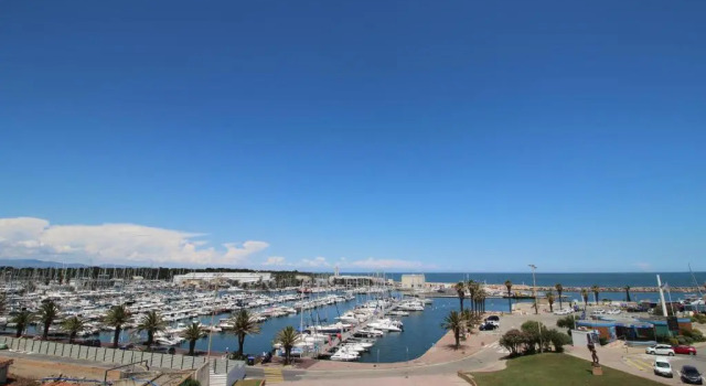 Апартаменты TRIDENT - T2 avec vue sur la marina et à deux pas de la plage