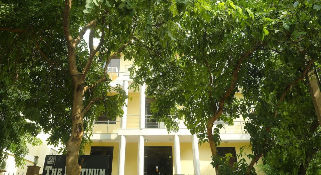 Oyo 18967 Haveli Inn, Забронировать Отель Гургаон Gurgaon Region, рядом с Sikanderpur Rapid Metro