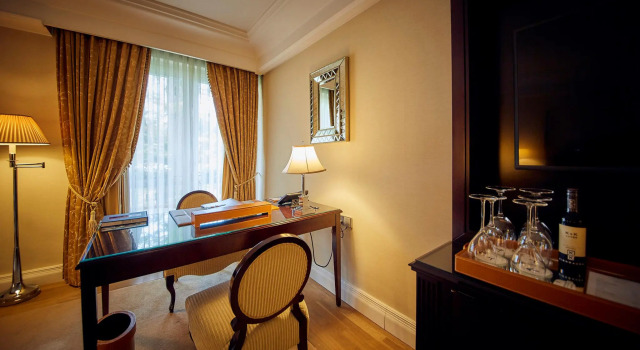 Номер Deluxe Falkensteiner Schlosshotel Velden   The Leading Hotels of the World