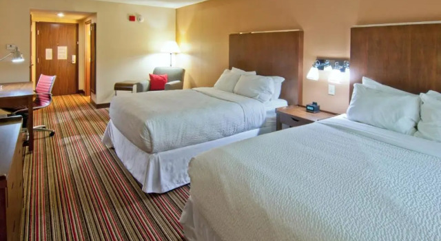 Четырёхместный номер Standard Four Points by Sheraton Nashville Airport