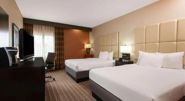 Четырёхместный номер Standard La Quinta by Wyndham Harrisburg-Hershey