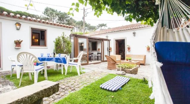 Коттедж Beautiful Country House&Romantic Garden